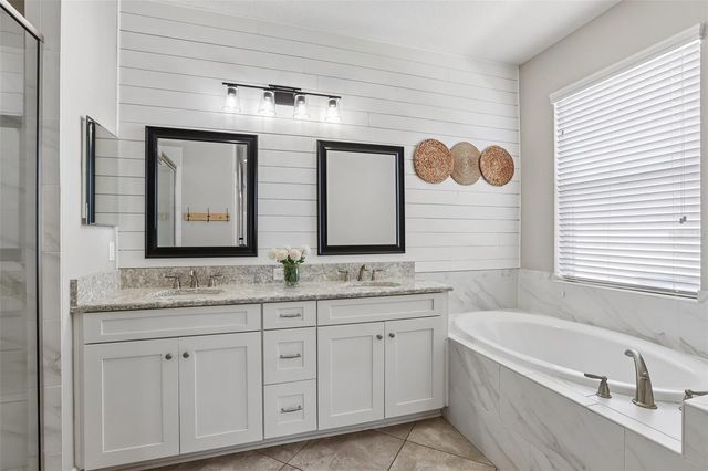 17539 BUCKINGHAM GARDEN DRIVE, Lithia, FL 33547