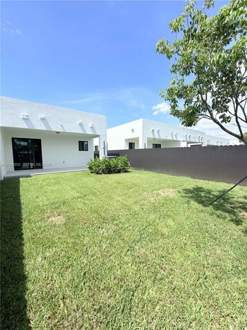 12368 SW 219th St, Miami, FL 33170