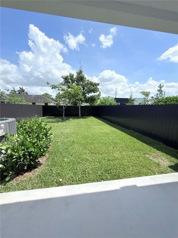 12368 SW 219th St, Miami, FL 33170