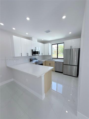 12368 SW 219th St, Miami, FL 33170