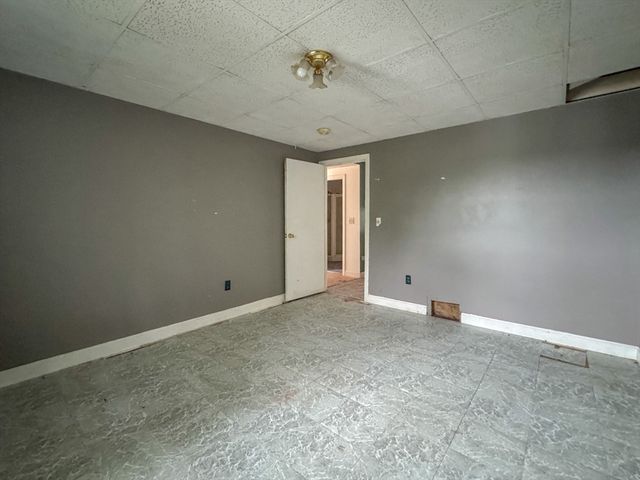 5 Quarry Ter, Peabody, MA 01960