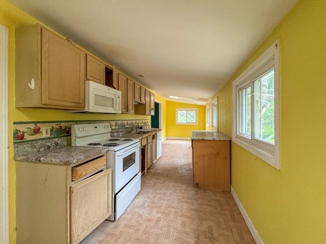 5 Quarry Ter, Peabody, MA 01960