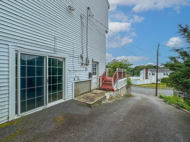 5 Quarry Ter, Peabody, MA 01960
