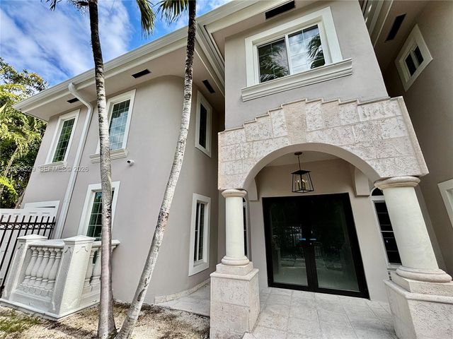 3185 Washington St, Miami, FL 33133