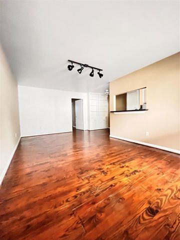 427 17th Street W 8, Houston, LA 70009