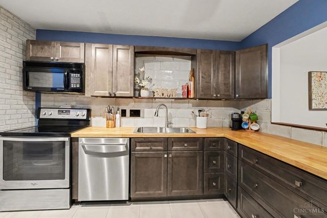 837 Neeb, Delhi Twp, OH 45233