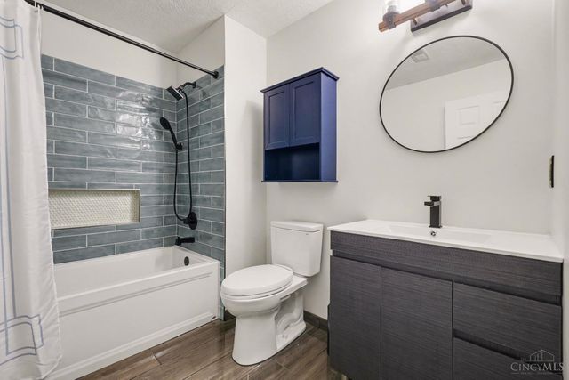 837 Neeb, Delhi Twp, OH 45233