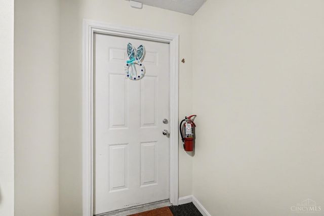 837 Neeb, Delhi Twp, OH 45233