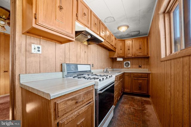 46 CENTRAL, Morrisville, PA 19067
