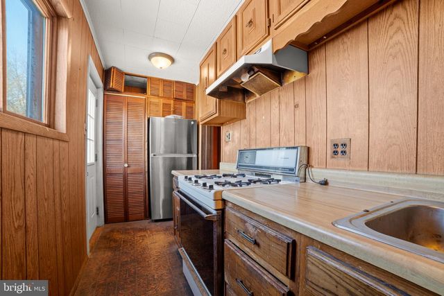 46 CENTRAL, Morrisville, PA 19067