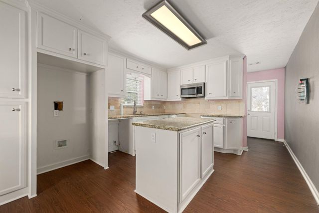 811 Strange Drive, Richmond, TX 77406