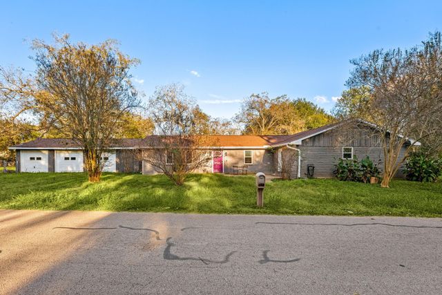 811 Strange Drive, Richmond, TX 77406