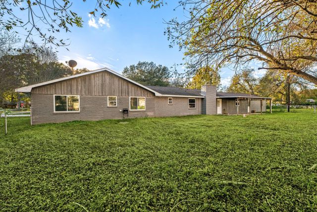 811 Strange Drive, Richmond, TX 77406