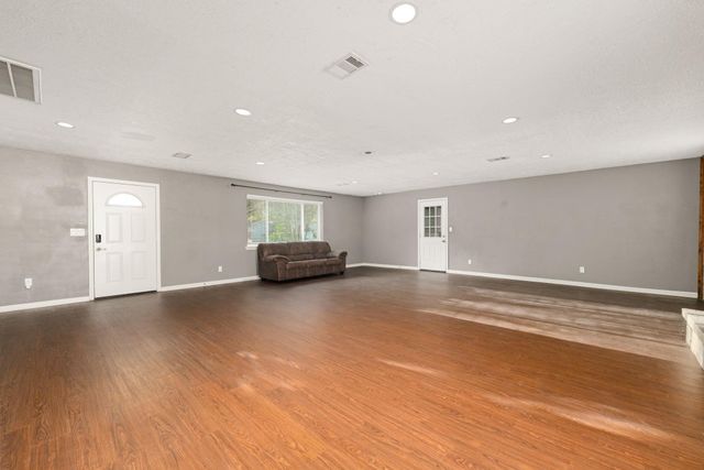 811 Strange Drive, Richmond, TX 77406