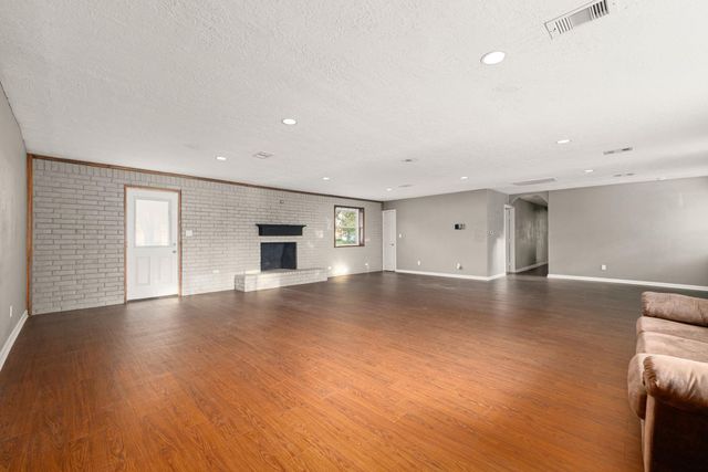 811 Strange Drive, Richmond, TX 77406