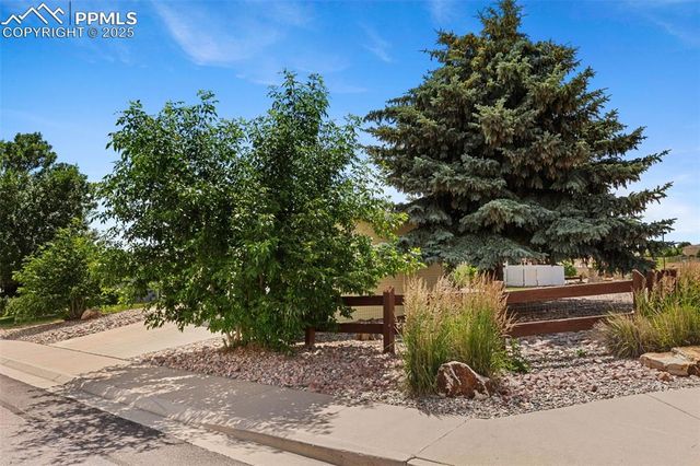 4006 Gray Fox Heights, Colorado Springs, CO 80922