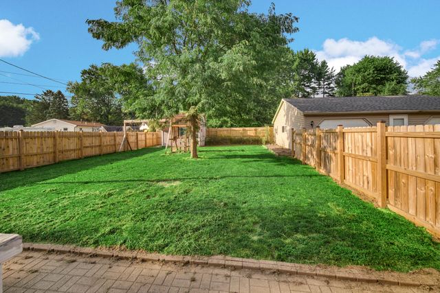 352 Marian Drive, Valparaiso, IN 46385
