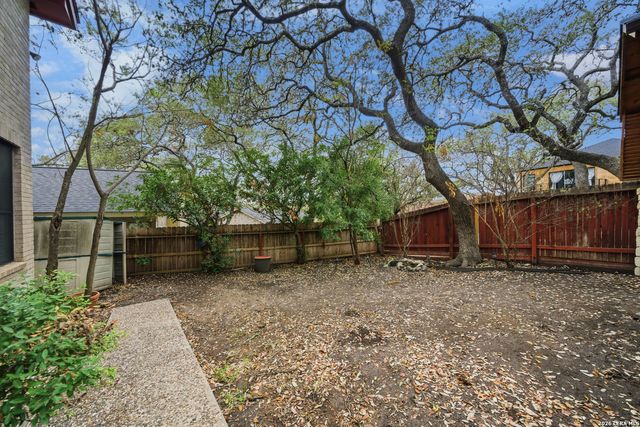 3511 Hunters Circle St, San Antonio, TX 78230