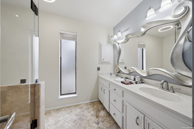 3511 Hunters Circle St, San Antonio, TX 78230