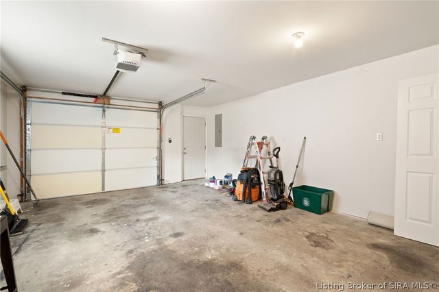 3102 Beacon Drive, New Albany, IN 47150