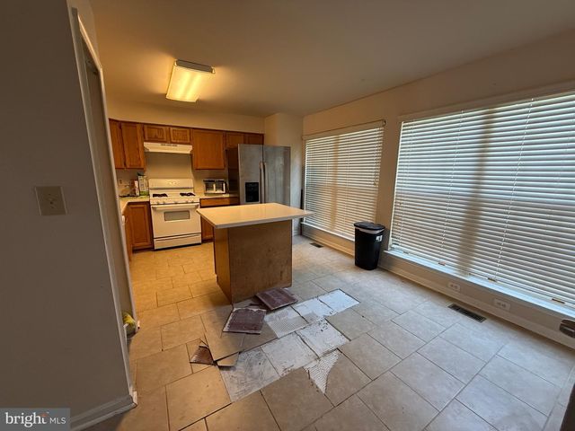 9205 KRISTY DR, Manassas Park, VA 20111