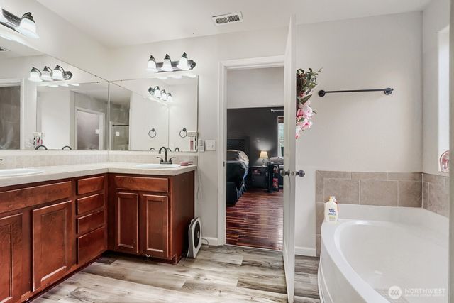 18026 75th Avenue E, Puyallup, WA 98375