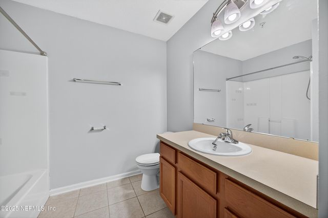 7067 DEER LODGE Circle 105, Jacksonville, FL 32256