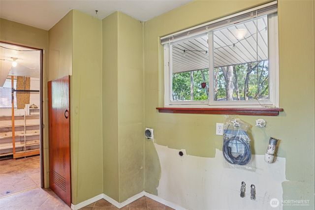 8326 Tucka Way Drive SW, Lakewood, WA 98499