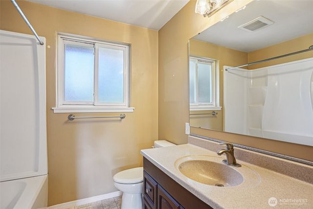 8326 Tucka Way Drive SW, Lakewood, WA 98499