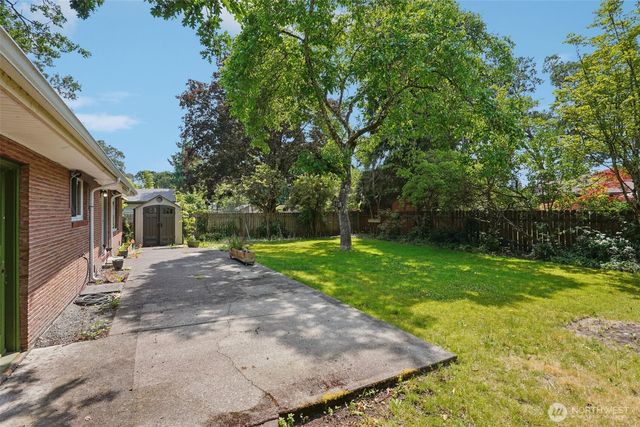 8326 Tucka Way Drive SW, Lakewood, WA 98499