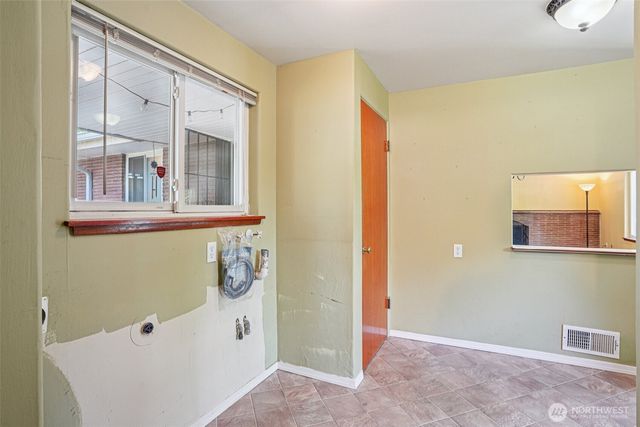 8326 Tucka Way Drive SW, Lakewood, WA 98499