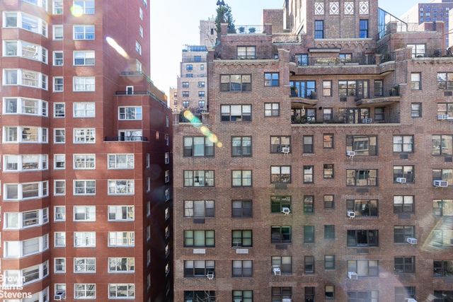 235 E 73rd St Apt 10B, New York City, NY 10021