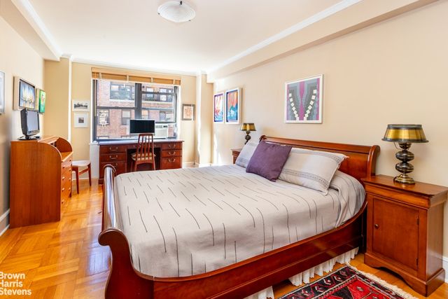 235 E 73rd St Apt 10B, New York City, NY 10021