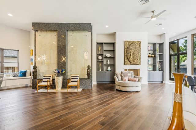 5 W Shady Lane D, Houston, TX 77063