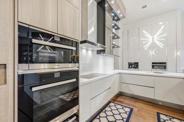 5 W Shady Lane D, Houston, TX 77063