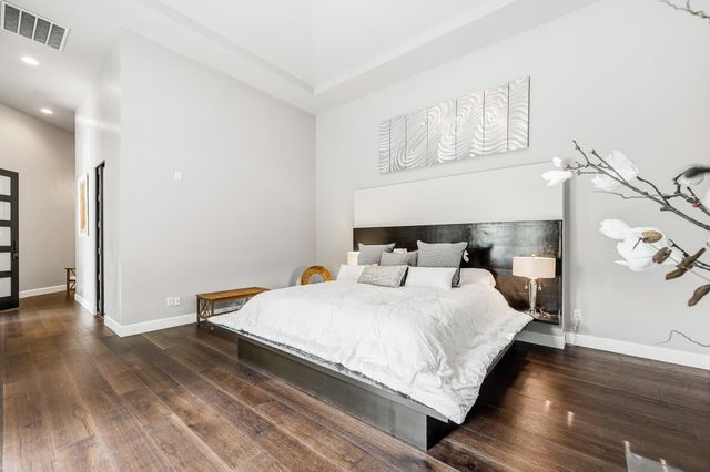 5 W Shady Lane D, Houston, TX 77063