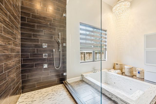5 W Shady Lane D, Houston, TX 77063