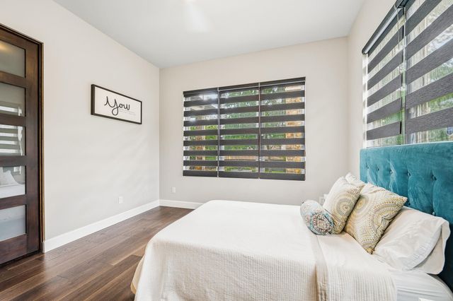 5 W Shady Lane D, Houston, TX 77063