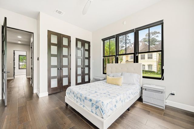 5 W Shady Lane D, Houston, TX 77063