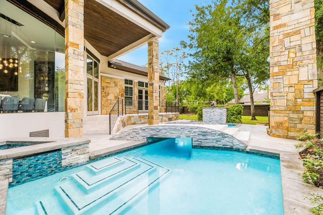 5 W Shady Lane D, Houston, TX 77063