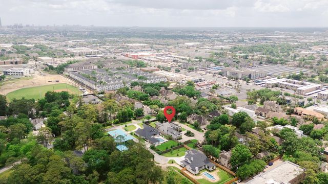 5 W Shady Lane D, Houston, TX 77063