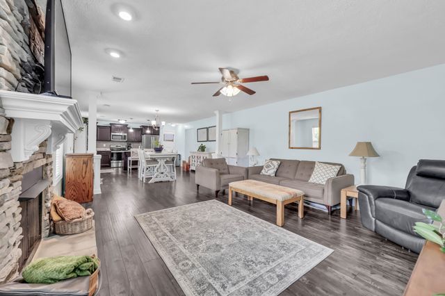 3735 Windmill Dr, Clarksville, TN 37040