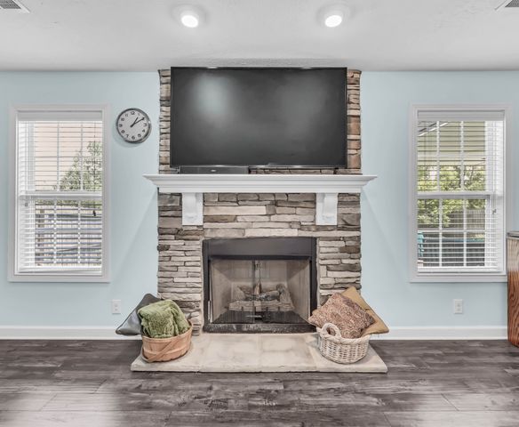 3735 Windmill Dr, Clarksville, TN 37040