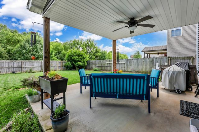 3735 Windmill Dr, Clarksville, TN 37040