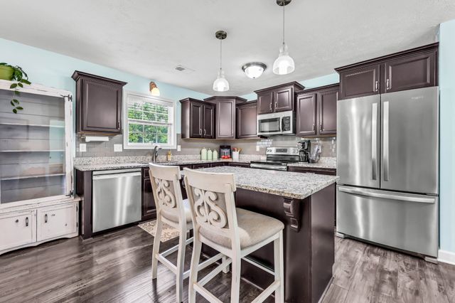 3735 Windmill Dr, Clarksville, TN 37040