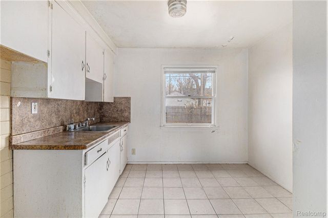 20415-20419 Moross Road, Detroit, MI 48224