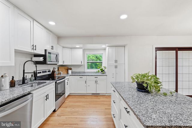 9375 WESTFIELD DR, White Plains, MD 20695