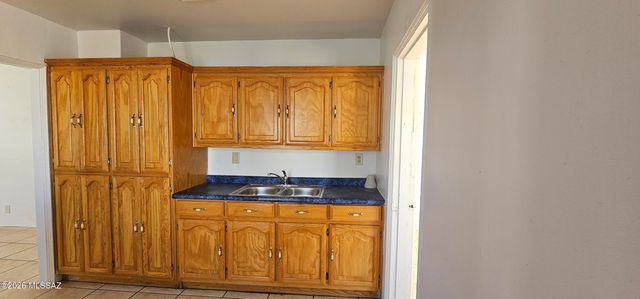 3520 S Lundy Avenue, Tucson, AZ 85713