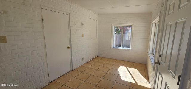 3520 S Lundy Avenue, Tucson, AZ 85713