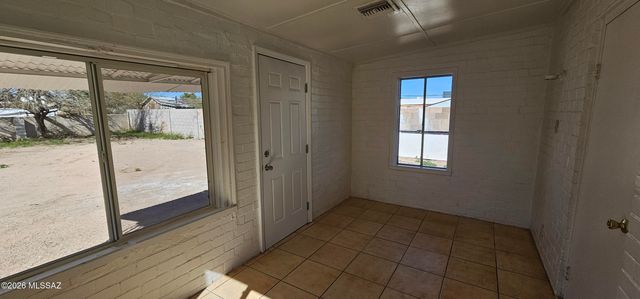 3520 S Lundy Avenue, Tucson, AZ 85713